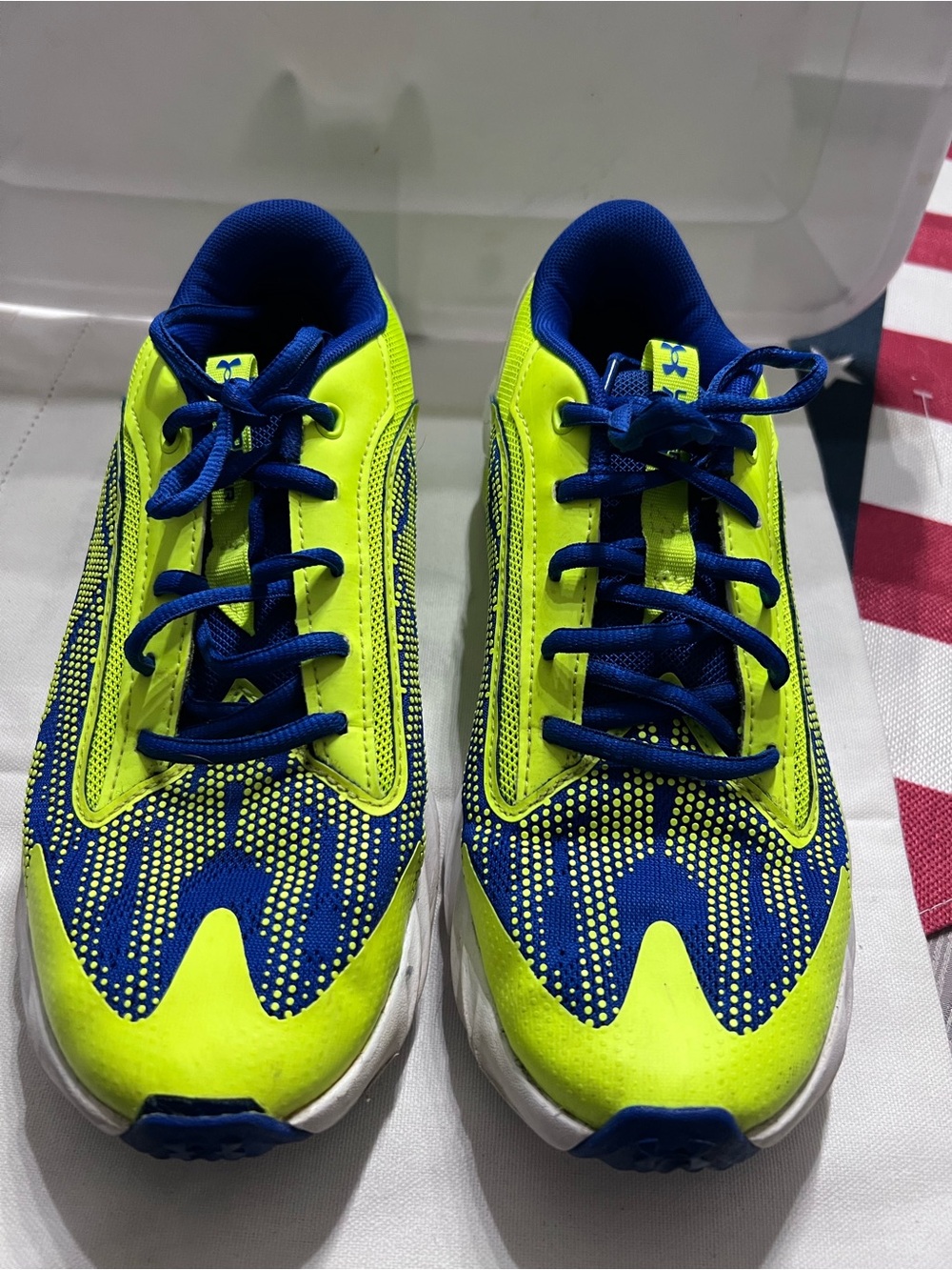 Under Armour Scramjet 5 Running Shoes Youth 6Y Lime Blue Athletic Sneakers
